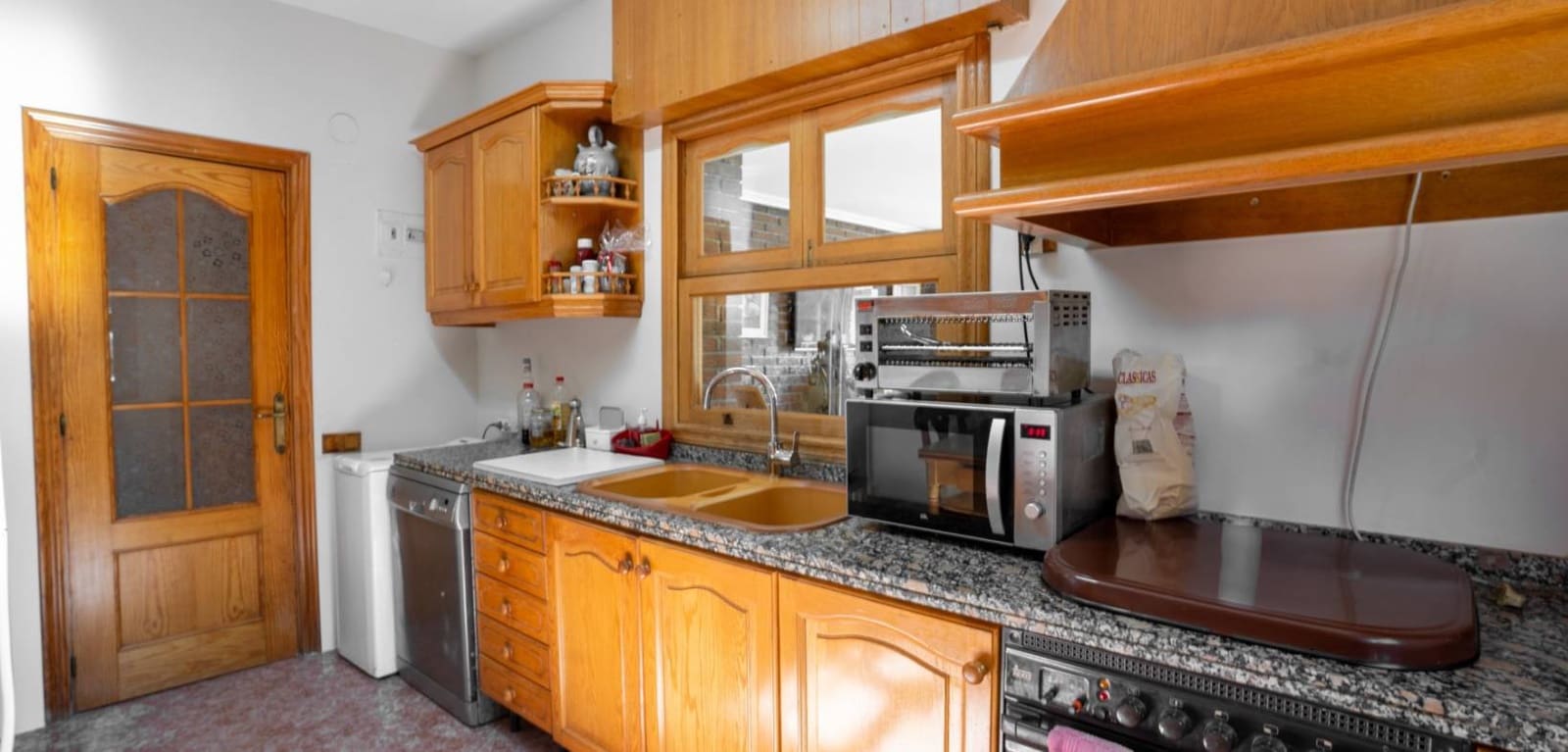 3 soverom Villa til salgs i Alicante by med svømmebasseng - € 550 000 (Ref: 8666116)