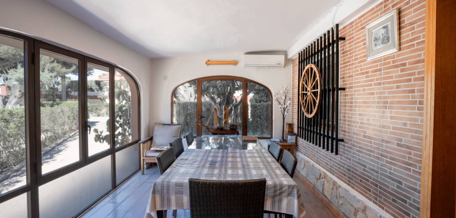 3 soverom Villa til salgs i Alicante by med svømmebasseng - € 550 000 (Ref: 8666116)