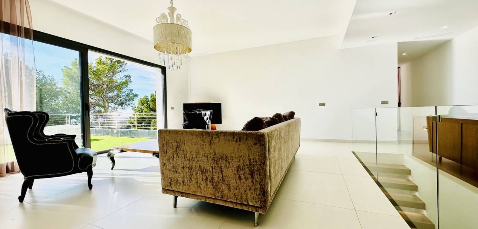 5 bedroom Villa for sale in Altea with pool garage - € 2,250,000 (Ref: 8666122)