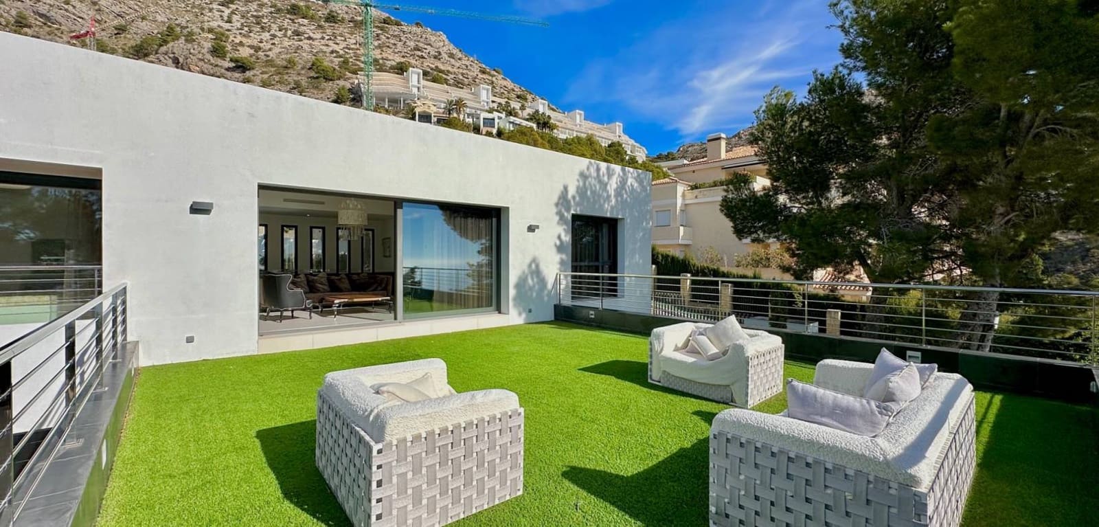 5 bedroom Villa for sale in Altea with pool garage - € 2,250,000 (Ref: 8666122)