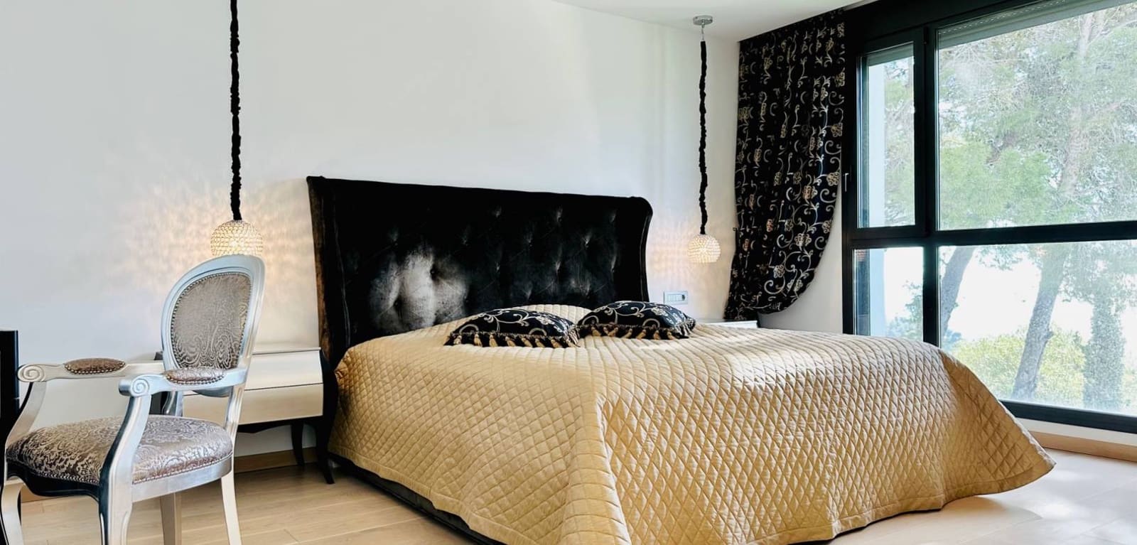 5 bedroom Villa for sale in Altea with pool garage - € 2,250,000 (Ref: 8666122)