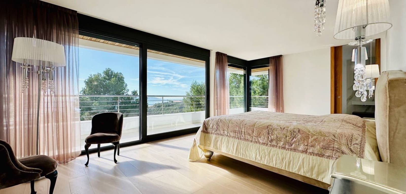 5 bedroom Villa for sale in Altea with pool garage - € 2,250,000 (Ref: 8666122)