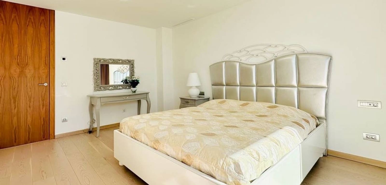 5 bedroom Villa for sale in Altea with pool garage - € 2,250,000 (Ref: 8666122)