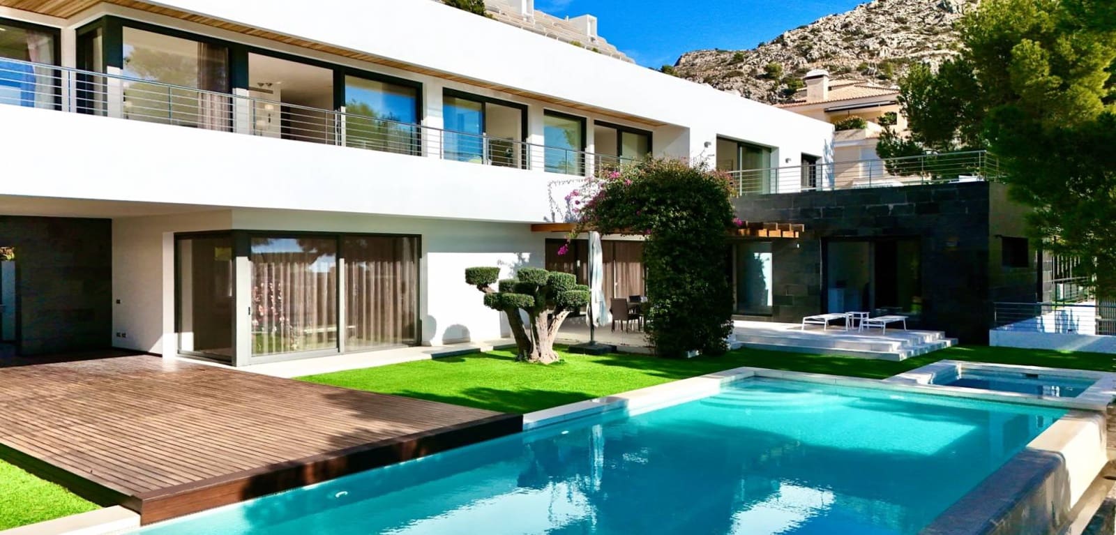5 bedroom Villa for sale in Altea with pool garage - € 2,250,000 (Ref: 8666122)