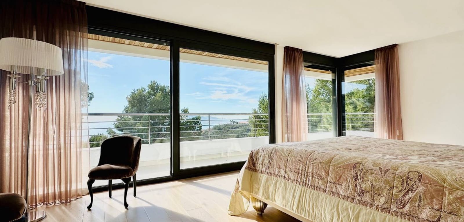 5 bedroom Villa for sale in Altea with pool garage - € 2,250,000 (Ref: 8666122)