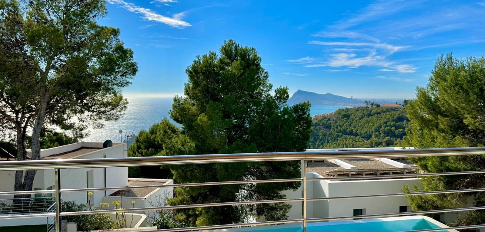 5 bedroom Villa for sale in Altea with pool garage - € 2,250,000 (Ref: 8666122)