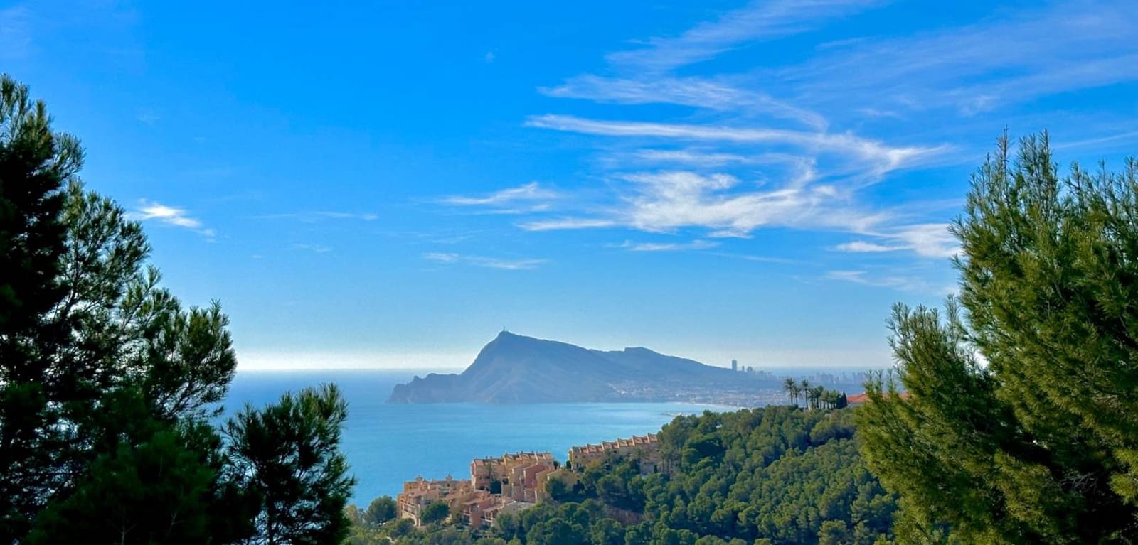 5 bedroom Villa for sale in Altea with pool garage - € 2,250,000 (Ref: 8666122)