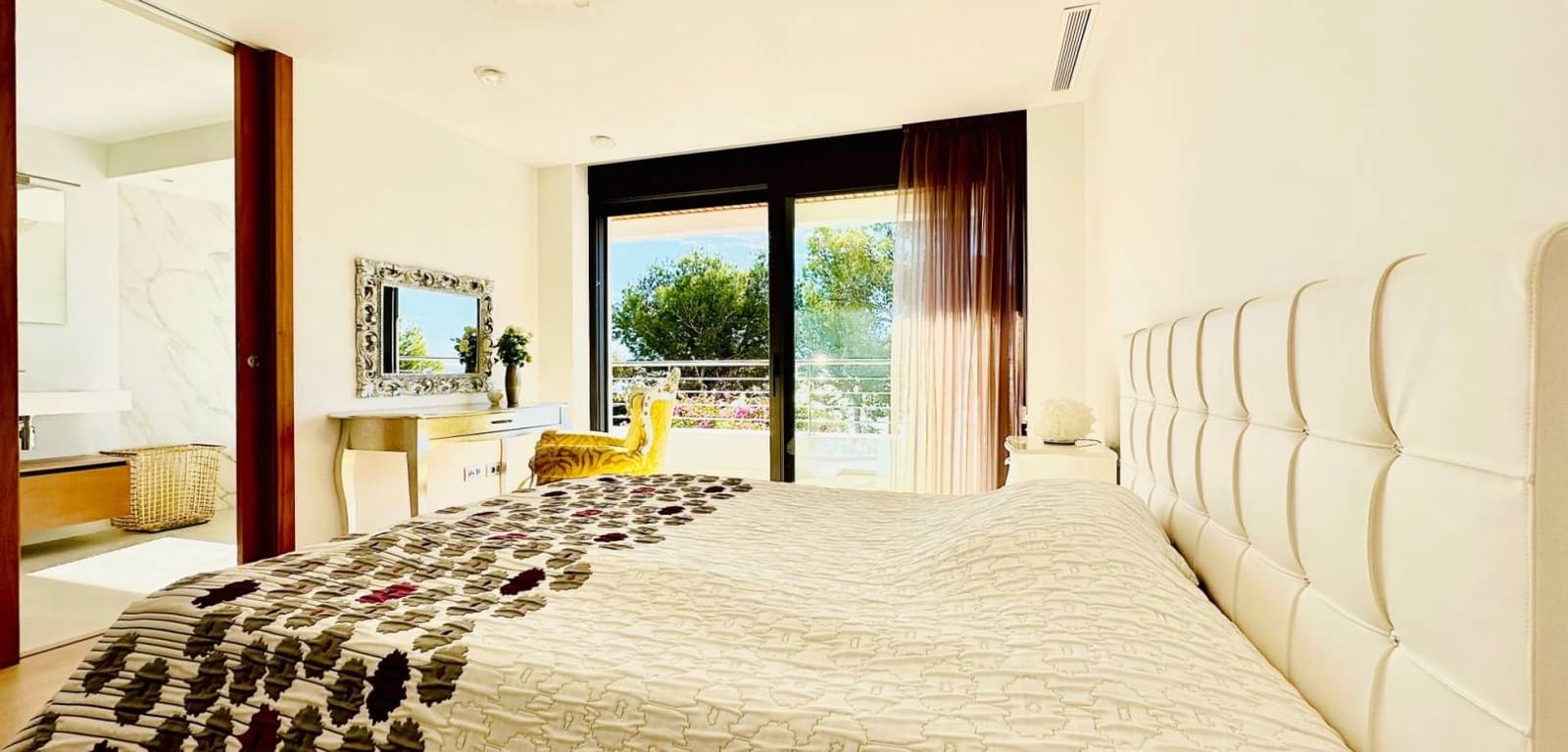 5 bedroom Villa for sale in Altea with pool garage - € 2,250,000 (Ref: 8666122)