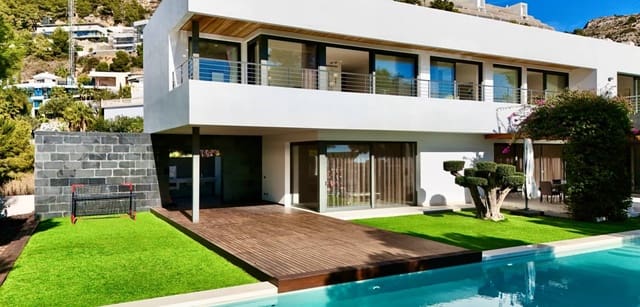 Chalet de 5 habitaciones en Altea en venta con piscina garaje - 2.250.000 € (Ref: 8666122)