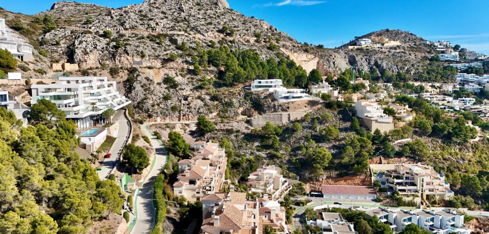 5 bedroom Villa for sale in Altea with pool garage - € 2,250,000 (Ref: 8666122)