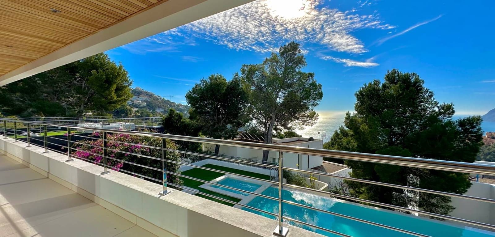 5 bedroom Villa for sale in Altea with pool garage - € 2,250,000 (Ref: 8666122)