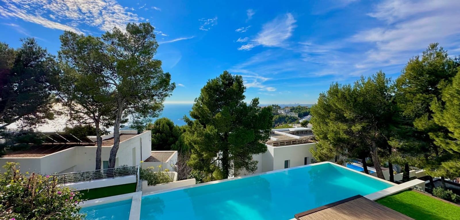 5 bedroom Villa for sale in Altea with pool garage - € 2,250,000 (Ref: 8666122)