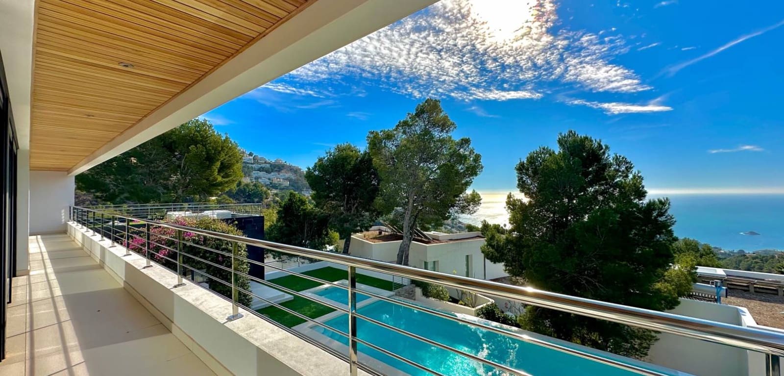 5 bedroom Villa for sale in Altea with pool garage - € 2,250,000 (Ref: 8666122)