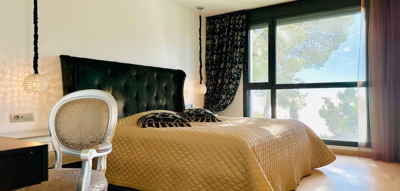 5 bedroom Villa for sale in Altea with pool garage - € 2,250,000 (Ref: 8666122)