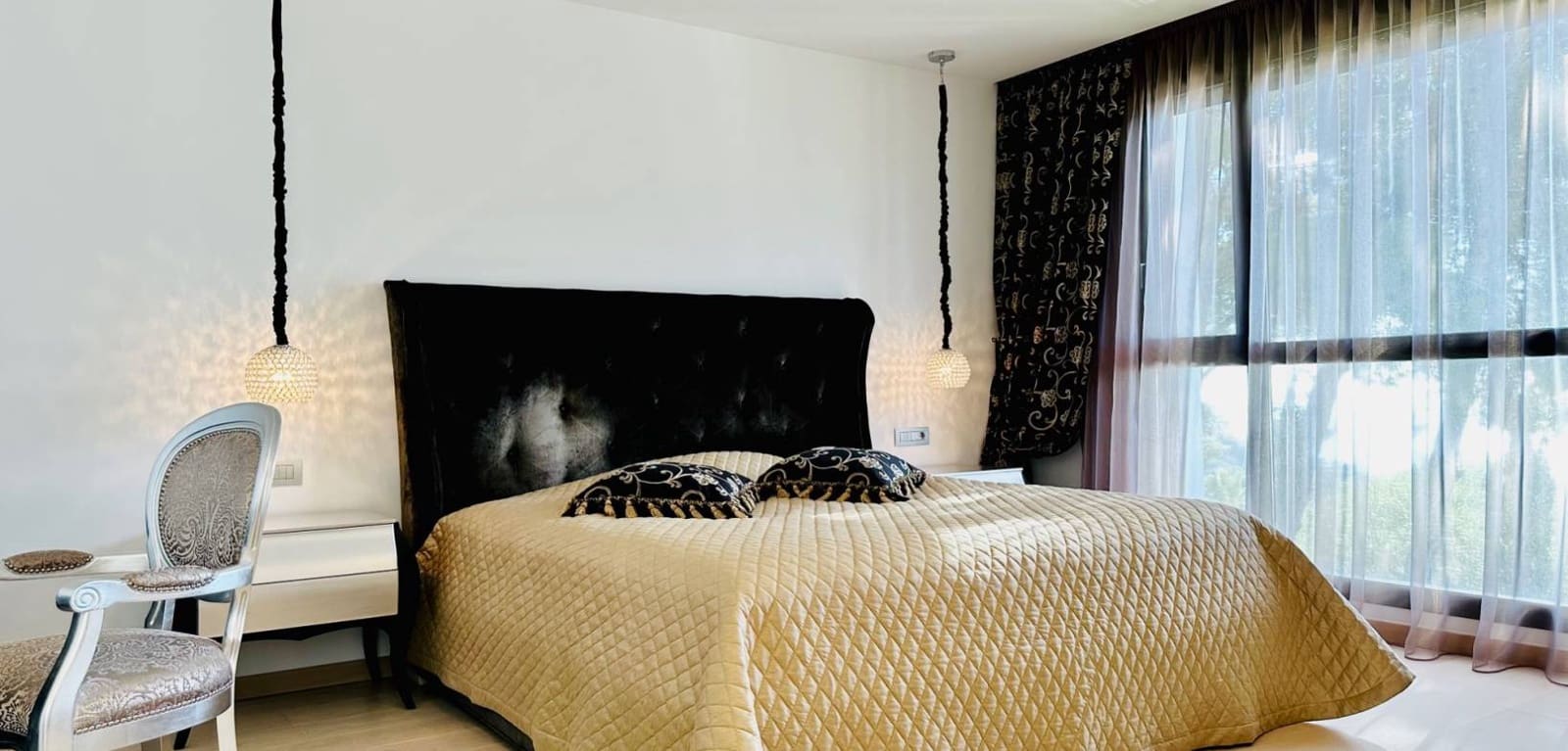 5 bedroom Villa for sale in Altea with pool garage - € 2,250,000 (Ref: 8666122)