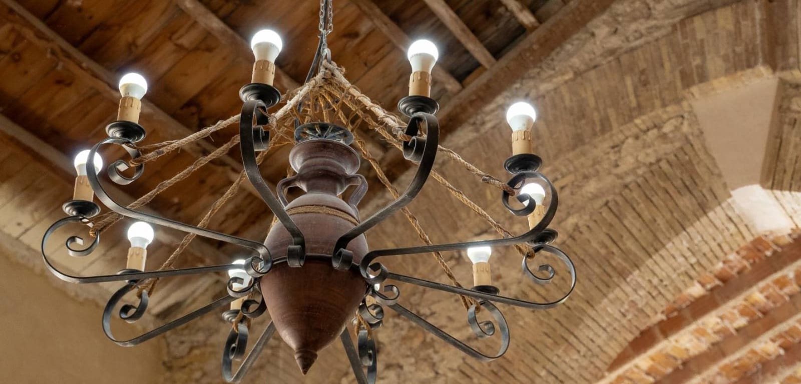 12 soveværelse Finca/Landehus til salg i Castalla med swimmingpool - € 799.000 (Ref: 8708259)