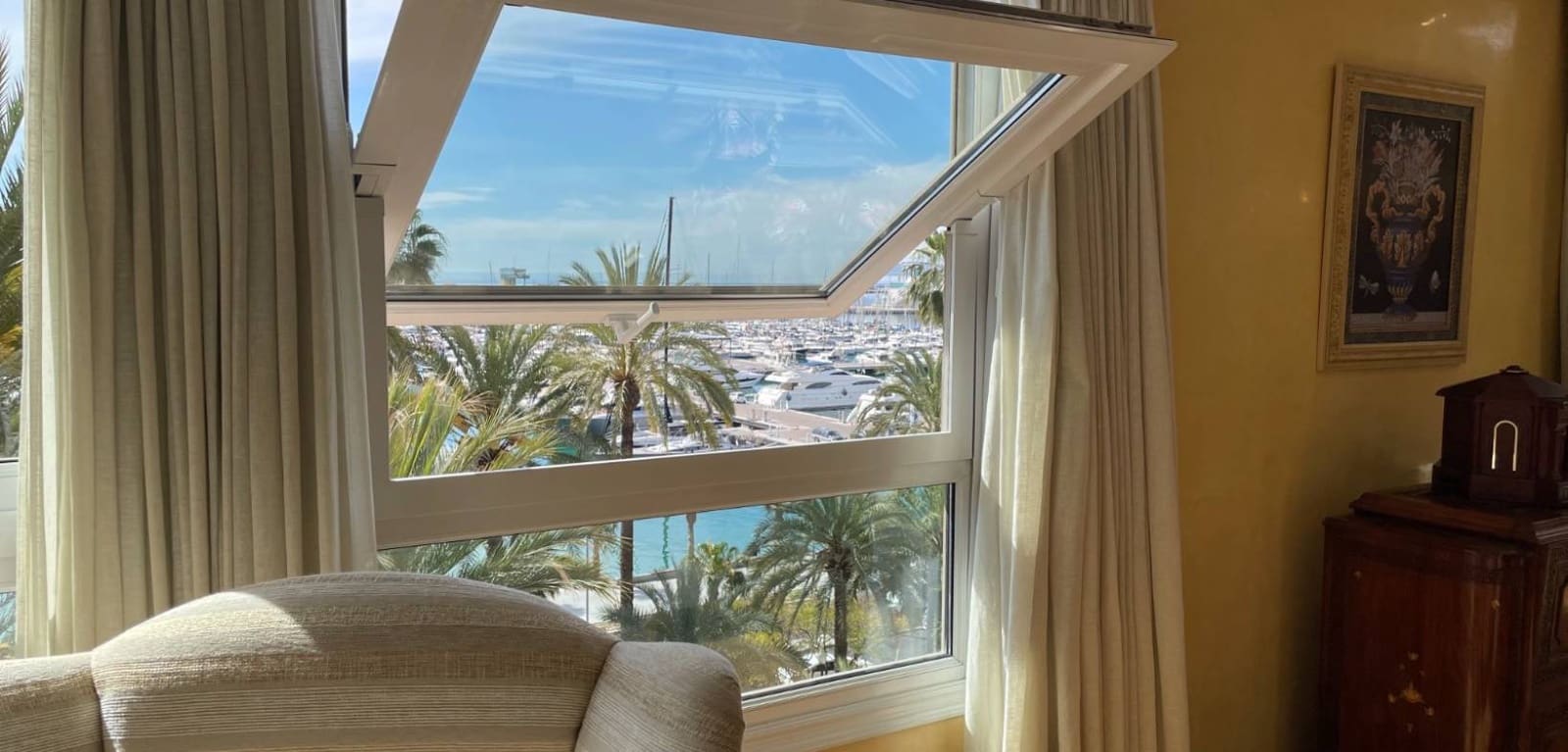 3 bedroom Apartment for sale in Alicante / Alacant city - € 990,000 (Ref: 8944927)