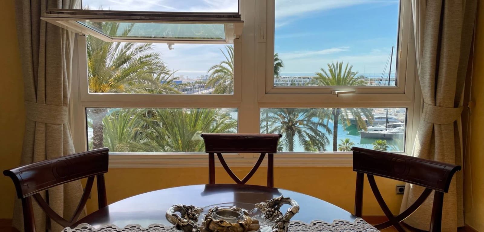 3 bedroom Apartment for sale in Alicante / Alacant city - € 990,000 (Ref: 8944927)