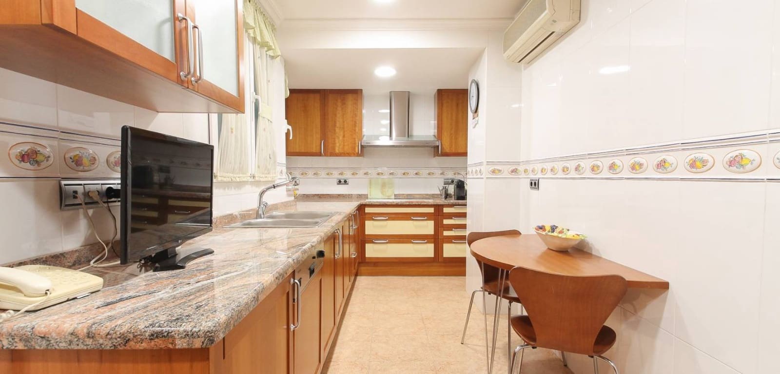 3 bedroom Apartment for sale in Alicante / Alacant city - € 990,000 (Ref: 8944927)