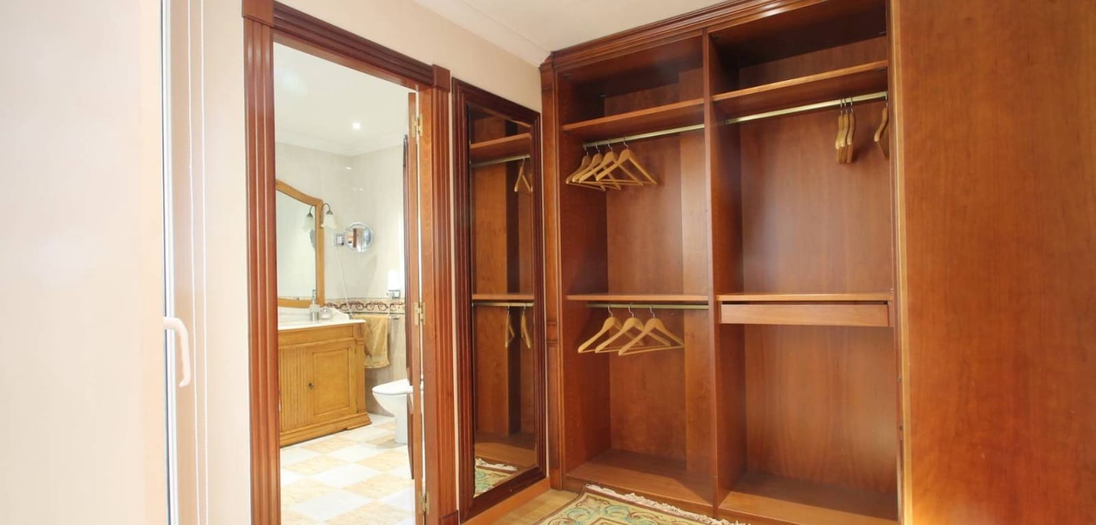 3 bedroom Apartment for sale in Alicante / Alacant city - € 990,000 (Ref: 8944927)