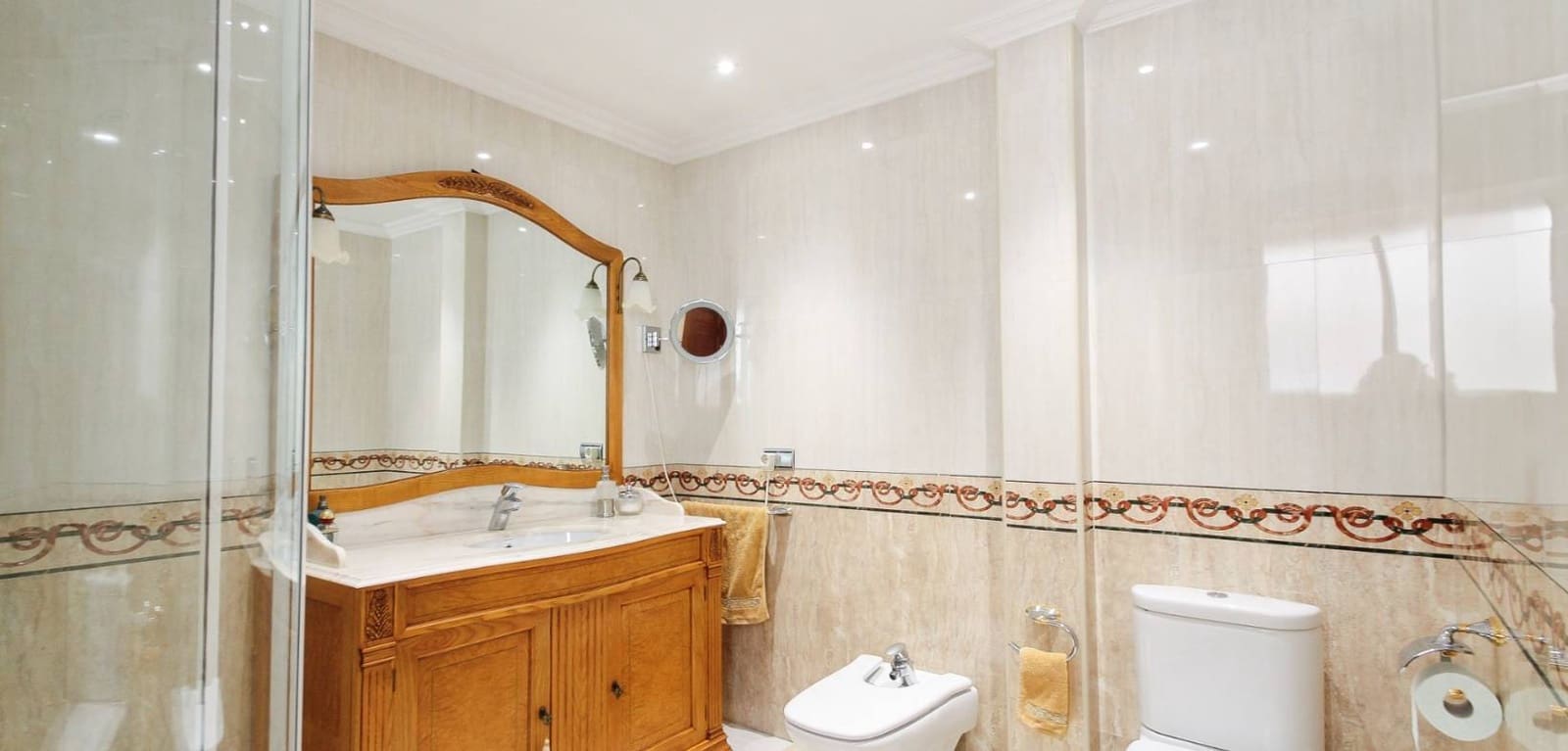 3 bedroom Apartment for sale in Alicante / Alacant city - € 990,000 (Ref: 8944927)