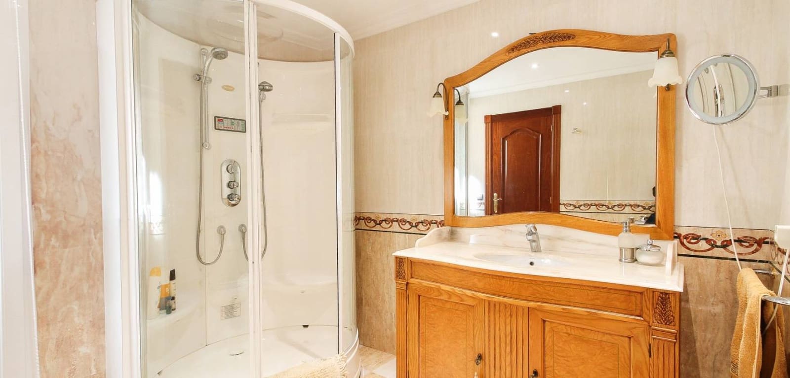 3 bedroom Apartment for sale in Alicante / Alacant city - € 990,000 (Ref: 8944927)