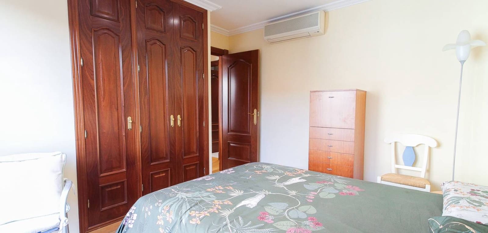 3 bedroom Apartment for sale in Alicante / Alacant city - € 990,000 (Ref: 8944927)