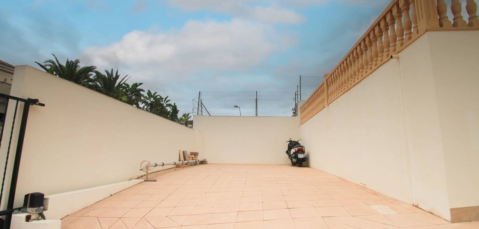 Chalet de 6 habitaciones en Los Balcones en venta con piscina - 699.000 € (Ref: 8998104)