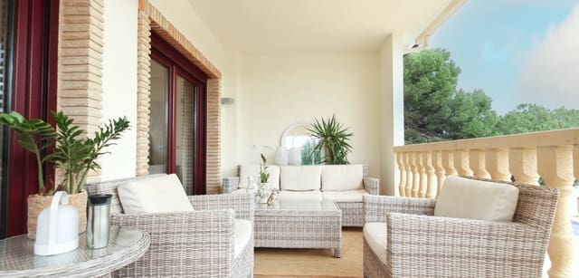 Chalet de 6 habitaciones en Los Balcones en venta con piscina - 699.000 € (Ref: 8998104)