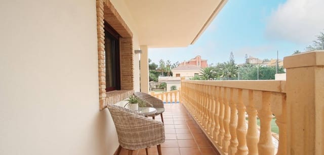 Chalet de 6 habitaciones en Los Balcones en venta con piscina - 699.000 € (Ref: 8998104)