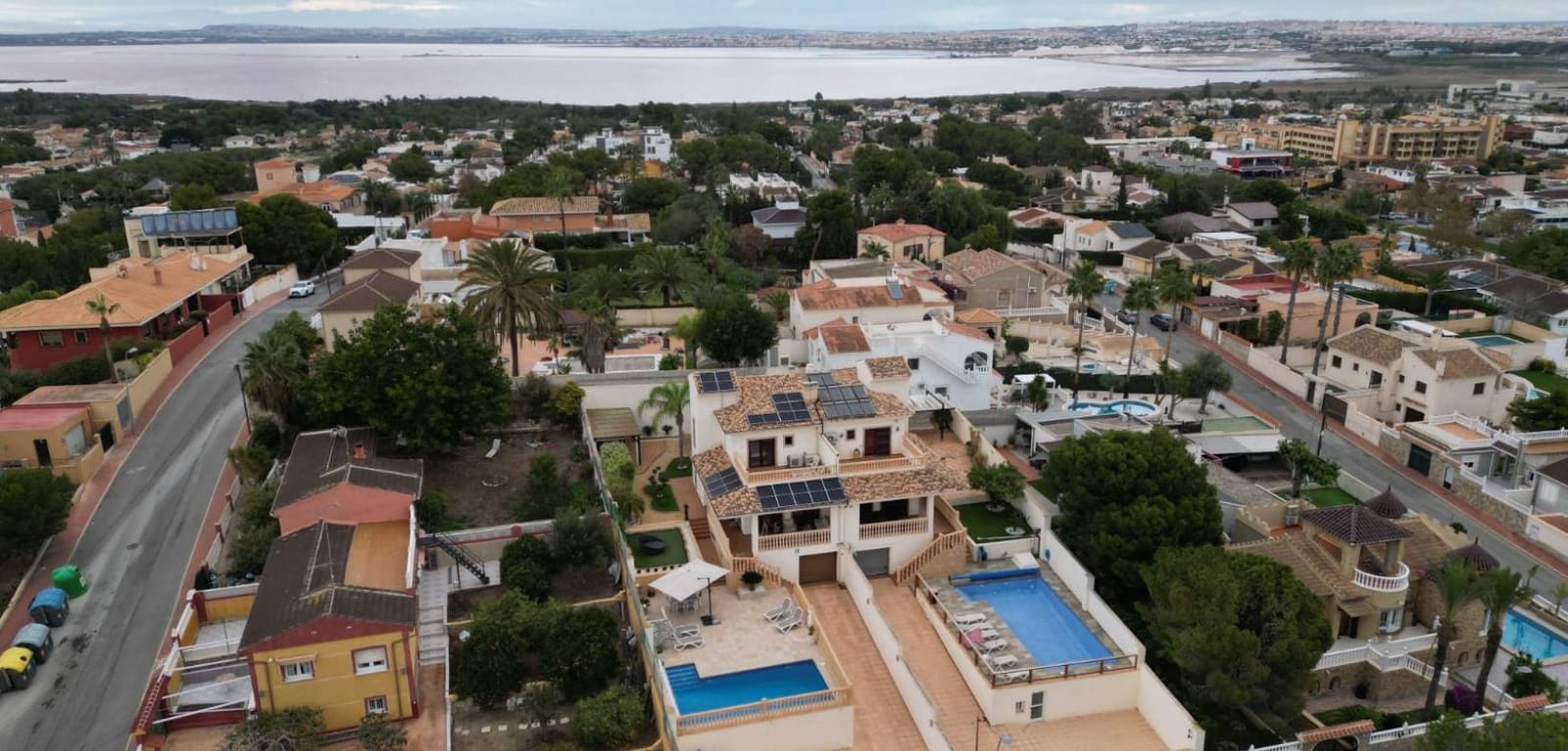 Chalet de 6 habitaciones en Los Balcones en venta con piscina - 699.000 € (Ref: 8998104)