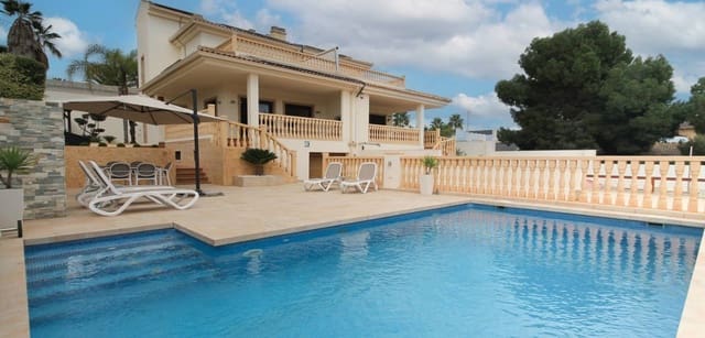 Chalet de 6 habitaciones en Los Balcones en venta con piscina - 699.000 € (Ref: 8998104)