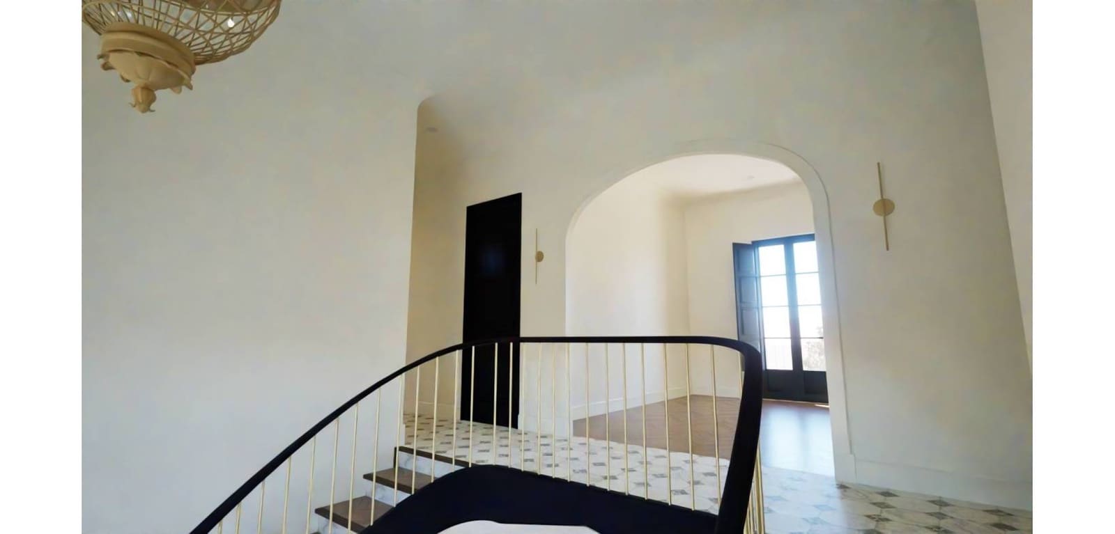 7 soverom Villa til salgs i Alicante by med garasje - € 1 275 000 (Ref: 9101605)