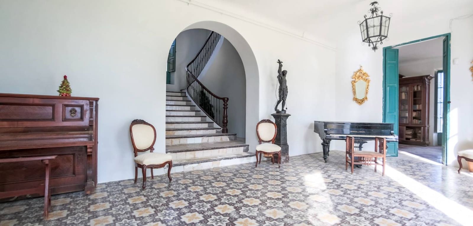 7 soveværelse Villa til salg i Alicante by med garage - € 1.175.000 (Ref: 9101605)