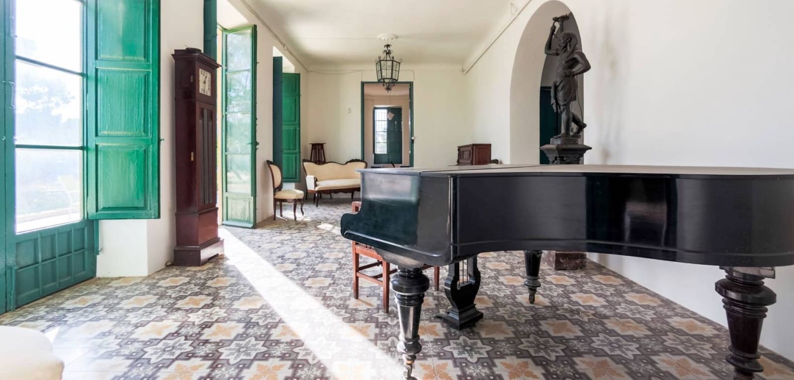 7 soveværelse Villa til salg i Alicante by med garage - € 1.175.000 (Ref: 9101605)