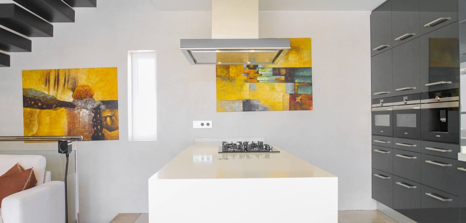 4 makuuhuone Huvila myytävänä paikassa Aguas Nuevas mukana uima-altaan 
autotalli - 1 190 000 € (Ref: 9231242)