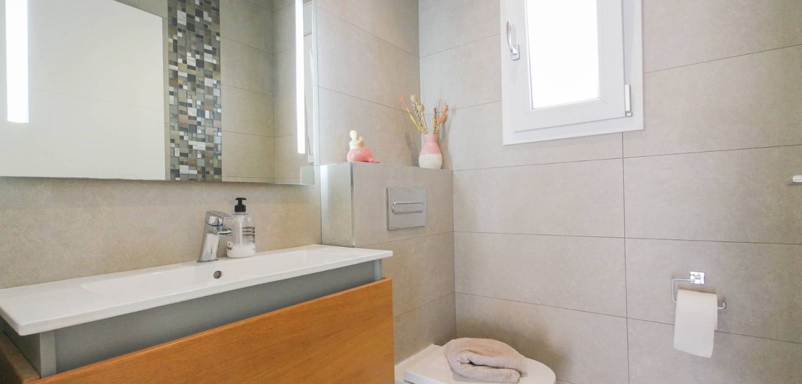 4 makuuhuone Huvila myytävänä paikassa Aguas Nuevas mukana uima-altaan 
autotalli - 1 190 000 € (Ref: 9231242)