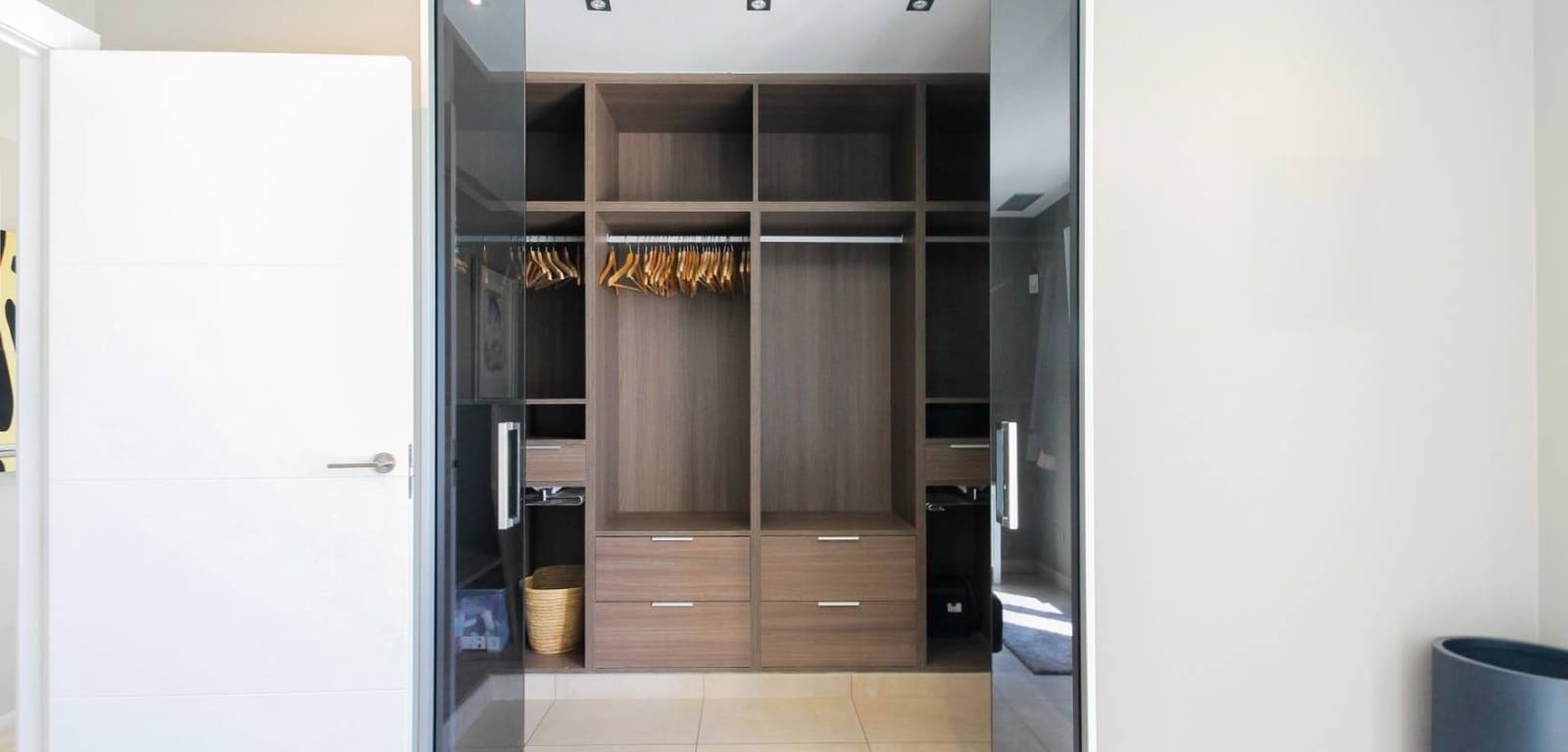 4 makuuhuone Huvila myytävänä paikassa Aguas Nuevas mukana uima-altaan 
autotalli - 1 190 000 € (Ref: 9231242)