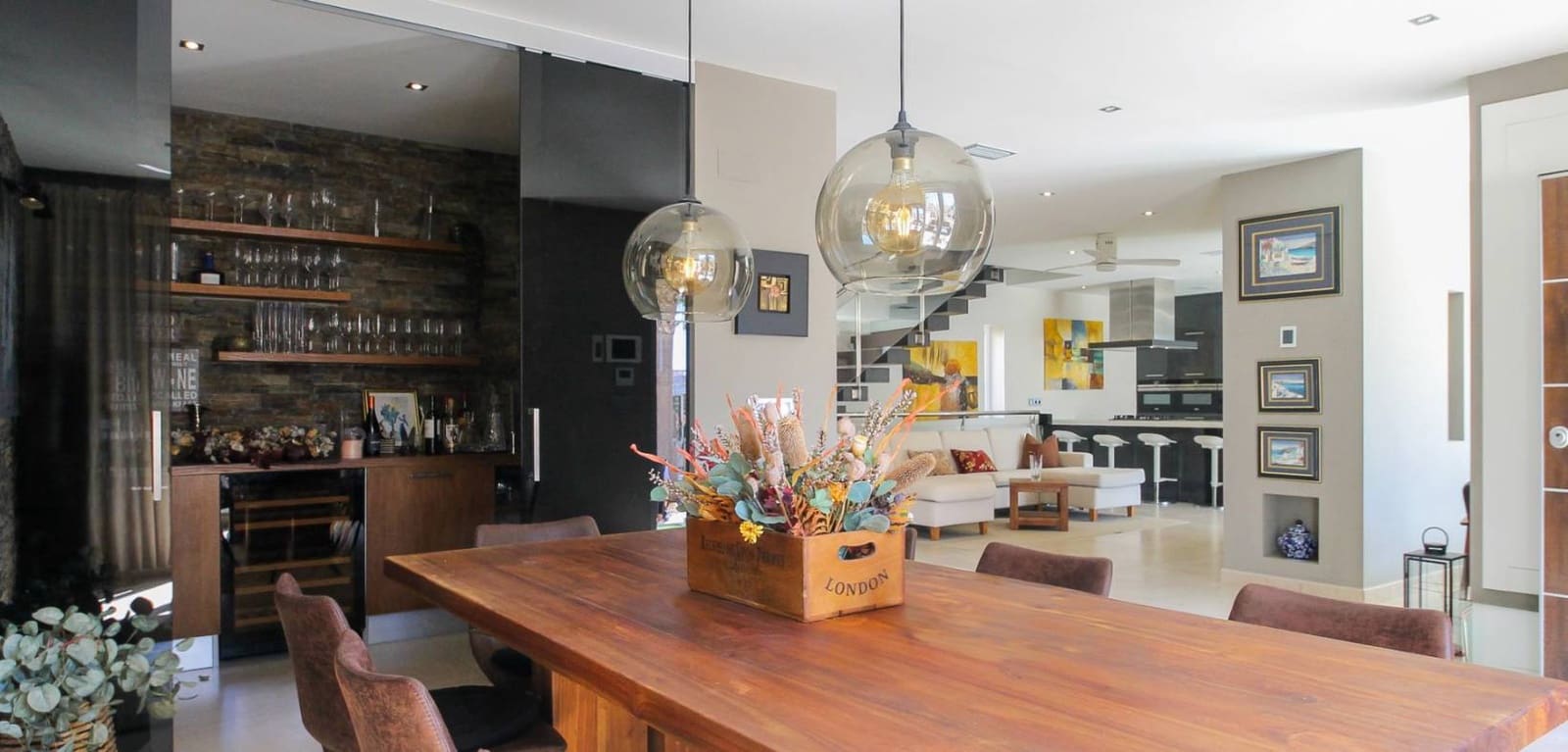 4 makuuhuone Huvila myytävänä paikassa Aguas Nuevas mukana uima-altaan 
autotalli - 1 190 000 € (Ref: 9231242)