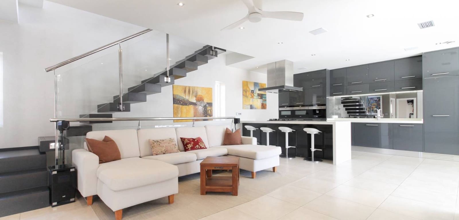 4 makuuhuone Huvila myytävänä paikassa Aguas Nuevas mukana uima-altaan 
autotalli - 1 190 000 € (Ref: 9231242)