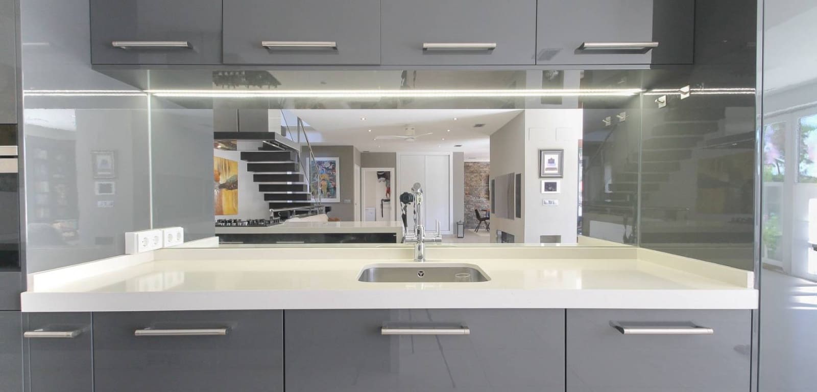 4 makuuhuone Huvila myytävänä paikassa Aguas Nuevas mukana uima-altaan 
autotalli - 1 190 000 € (Ref: 9231242)