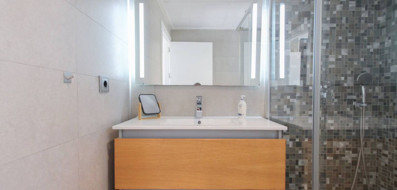 4 makuuhuone Huvila myytävänä paikassa Aguas Nuevas mukana uima-altaan 
autotalli - 1 190 000 € (Ref: 9231242)