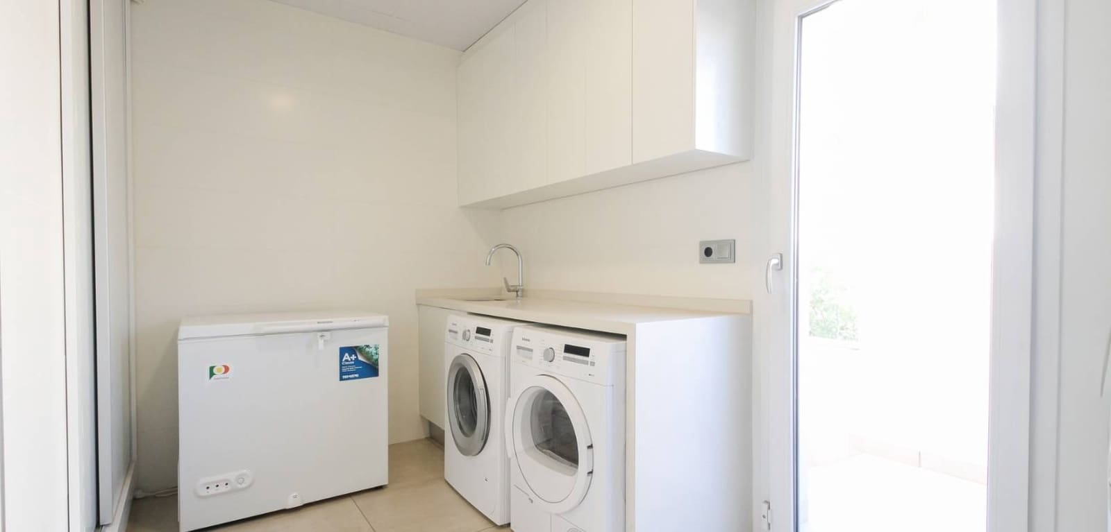 4 makuuhuone Huvila myytävänä paikassa Aguas Nuevas mukana uima-altaan 
autotalli - 1 190 000 € (Ref: 9231242)