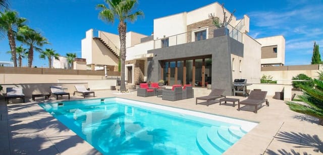 4 bedroom Villa for sale in Aguas Nuevas, Torrevieja with pool garage - € 1,190,000 (Ref: 9231242)