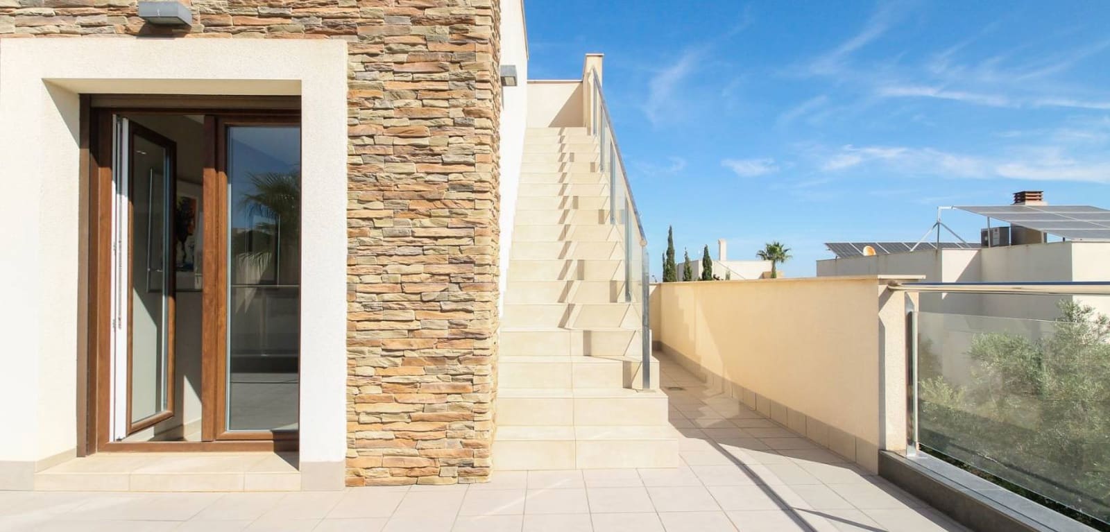 4 makuuhuone Huvila myytävänä paikassa Aguas Nuevas mukana uima-altaan 
autotalli - 1 190 000 € (Ref: 9231242)