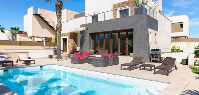 4 bedroom Villa for sale in Aguas Nuevas, Torrevieja with pool garage - € 1,190,000 (Ref: 9231242)