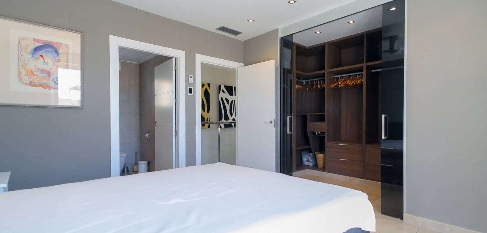 4 makuuhuone Huvila myytävänä paikassa Aguas Nuevas mukana uima-altaan 
autotalli - 1 190 000 € (Ref: 9231242)