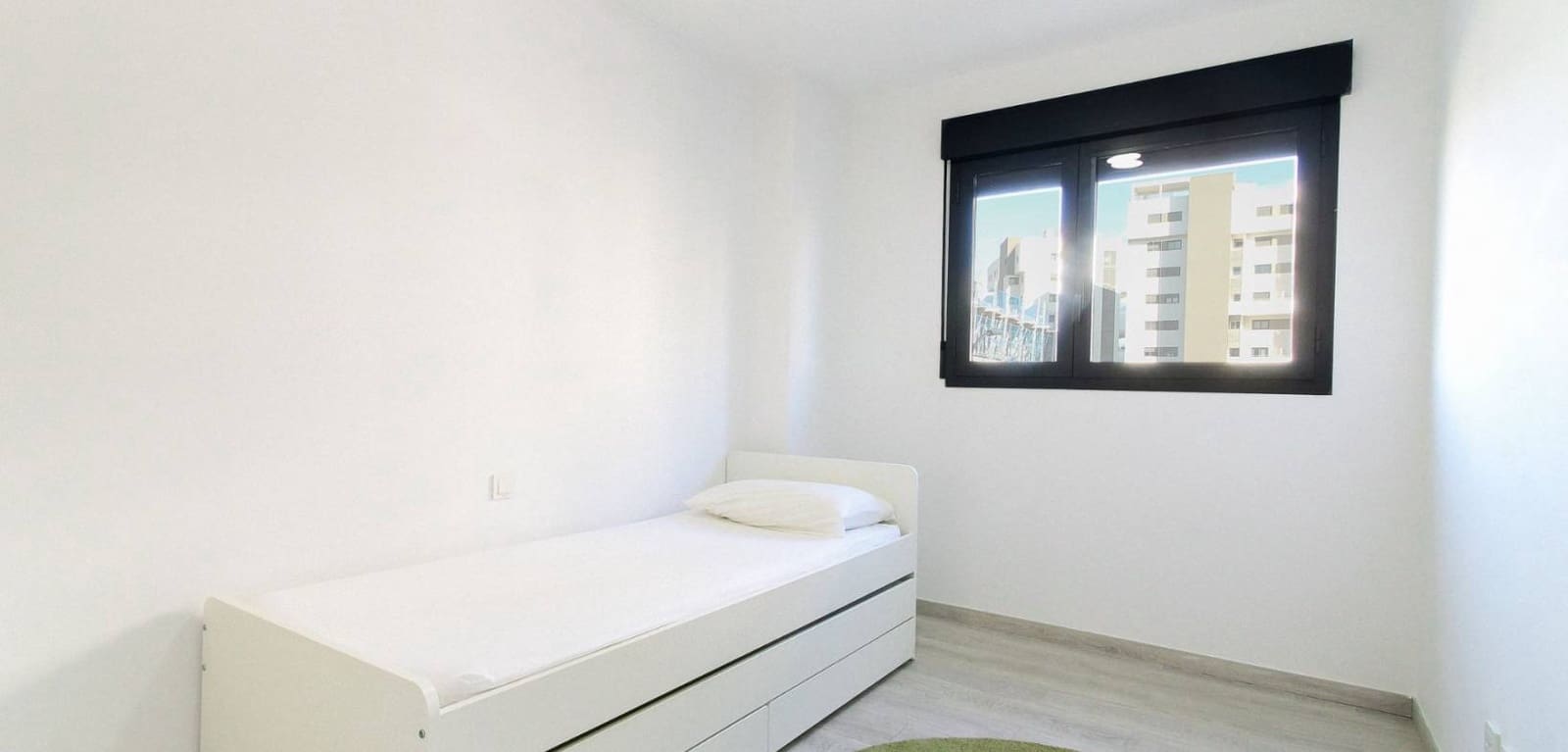 3 camera da letto Appartamento da affittare in Playa de San Juan con piscina garage - 1.900 € (Rif: 9447332)