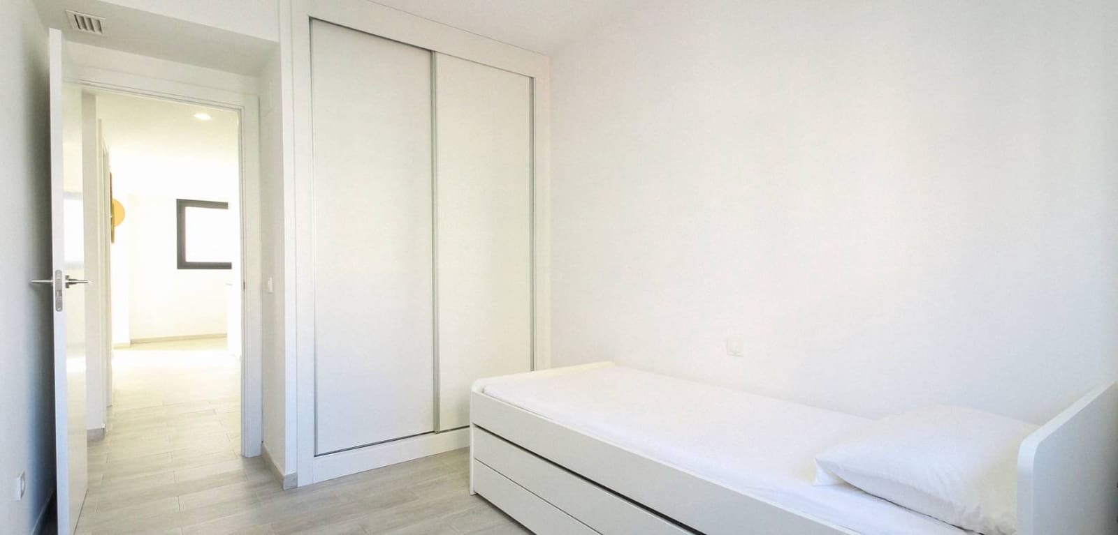 3 camera da letto Appartamento da affittare in Playa de San Juan con piscina garage - 1.900 € (Rif: 9447332)