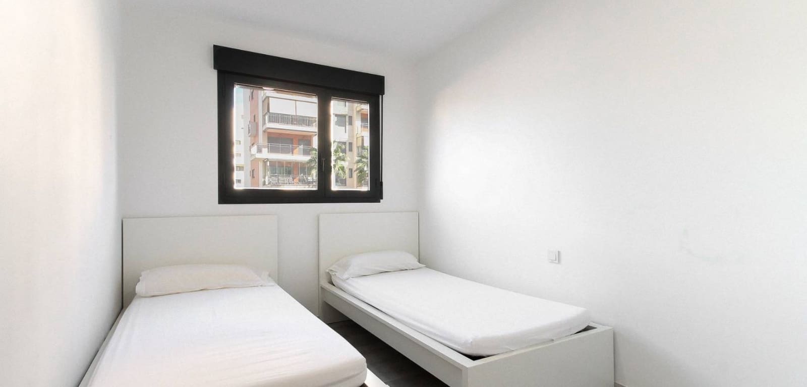 3 camera da letto Appartamento da affittare in Playa de San Juan con piscina garage - 1.900 € (Rif: 9447332)